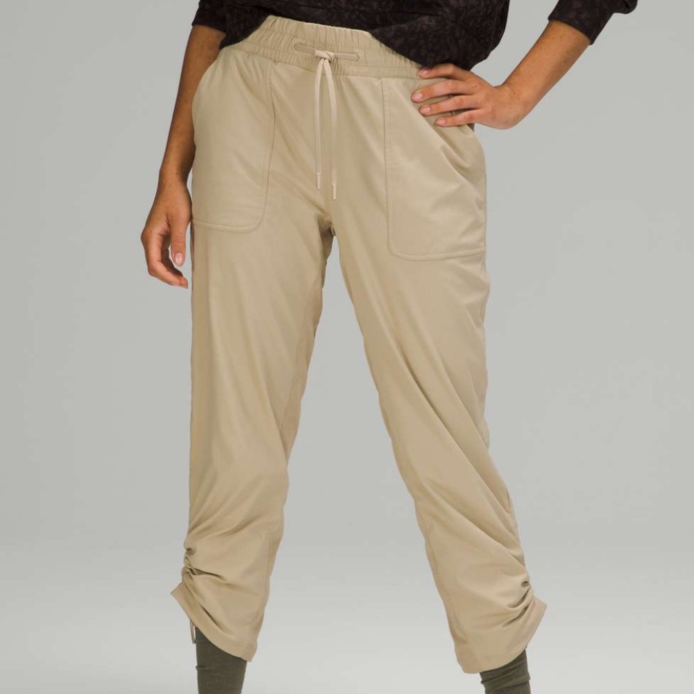 Lululemon Beyond the Studio 7/8 Jogger Size 14 | Tan Swift Fabric Pants NWT